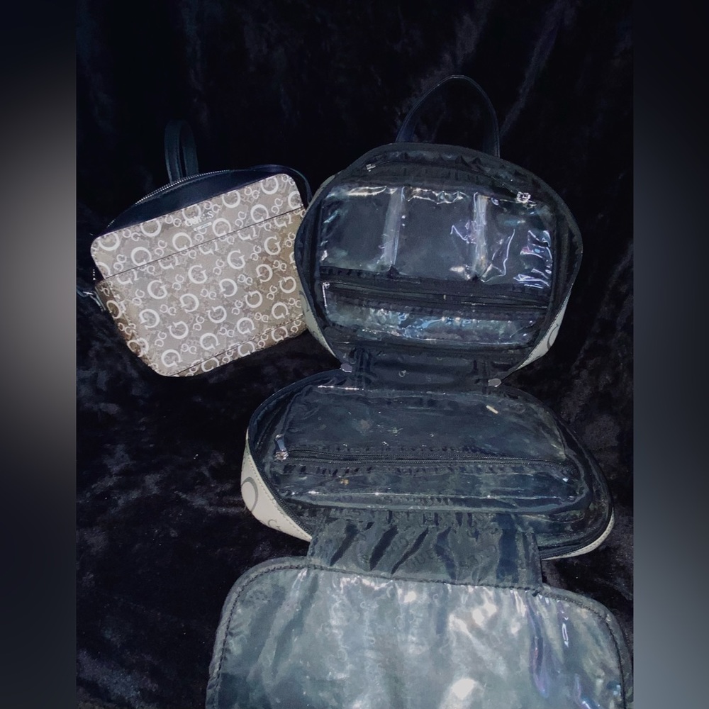 GUESS Bags - Picture 2 of 3